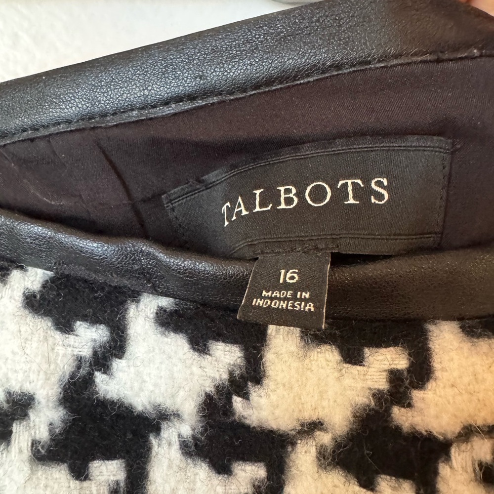 Talbots Classic Black and White Houndstooth Skirt - Picture 5 of 7